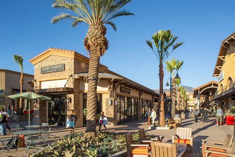 gucci desert hills premium outlets